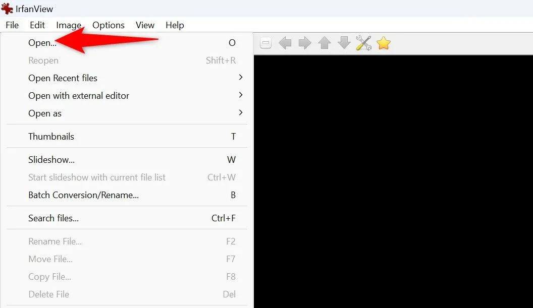 Menu File &gt; Open được làm nổi bật trong IrfanView để mở ảnh.