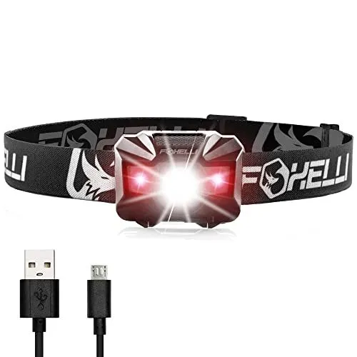 Một chiếc đèn pin đội đầu nhỏ gọn, màu đen, có thể sạc lại qua USB.