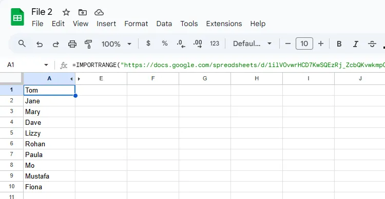 Một dải ô được nhập vào một tệp Google Sheets bằng hàm IMPORTRANGE.