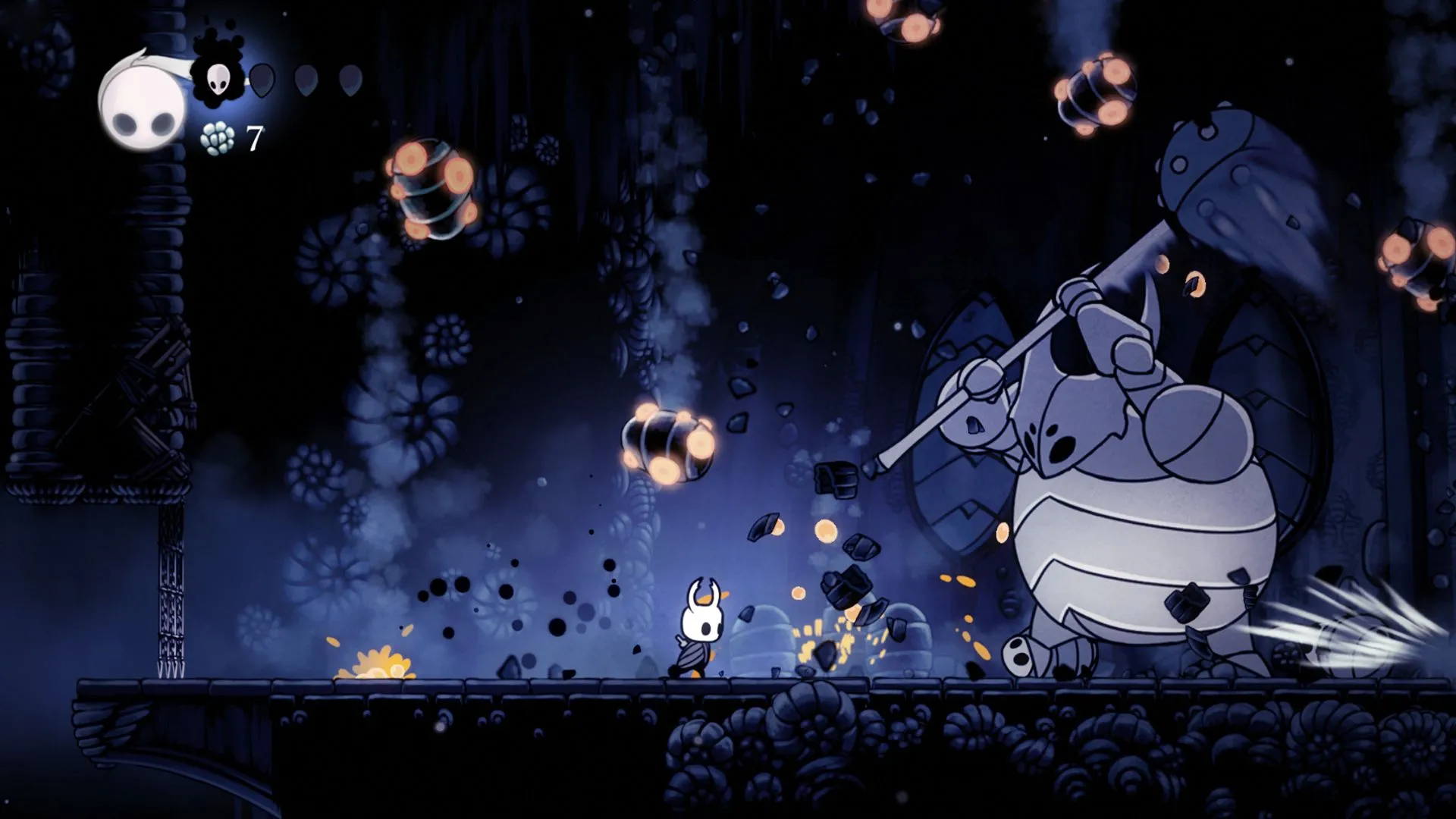 Một sinh vật nhỏ bé giống bọ đối mặt với trùm lớn trong game Hollow Knight, biểu tượng của sự phức tạp và hấp dẫn của thể loại Metroidvania
