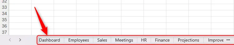 Một sổ làm việc Excel với nhiều tab trang tính