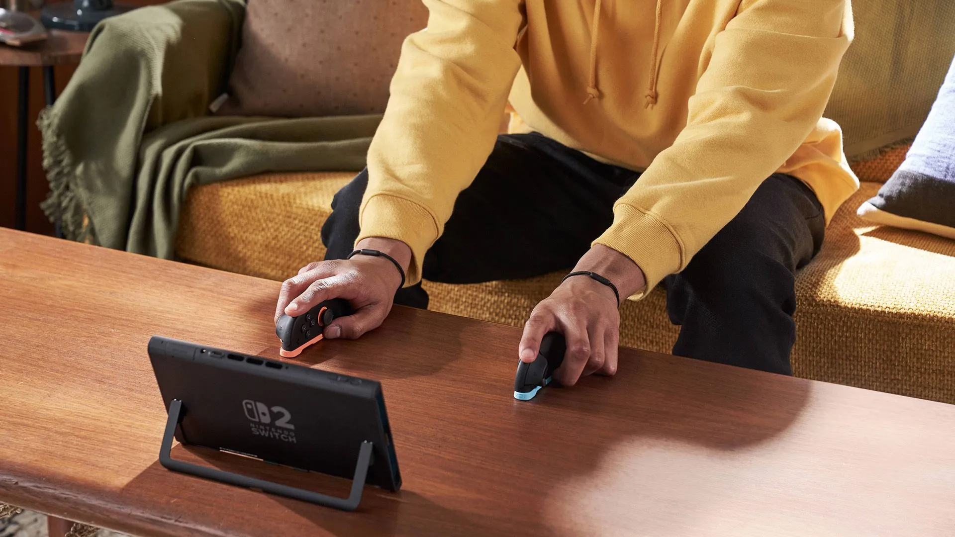 Người chơi Nintendo Switch 2 ở chế độ chuột kép.