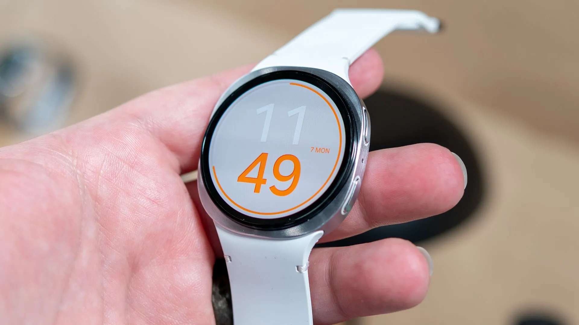 Người dùng trải nghiệm đeo Samsung Galaxy Watch 8 mới trên tay