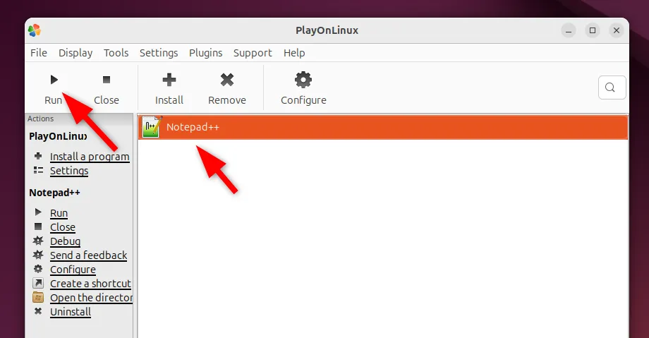 Notepad++ được liệt kê trong giao diện chính của PlayOnLinux, sẵn sàng để chạy trên hệ điều hành Linux