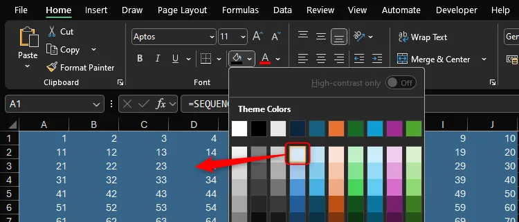 Ô được tô màu xanh lam nhạt trong Excel khi chế độ tối được kích hoạt, tạo ra màu xanh lam đậm