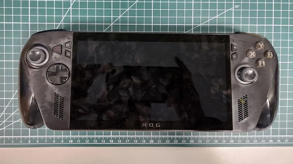 ROG Ally 2 màu đen rò rỉ từ FCC