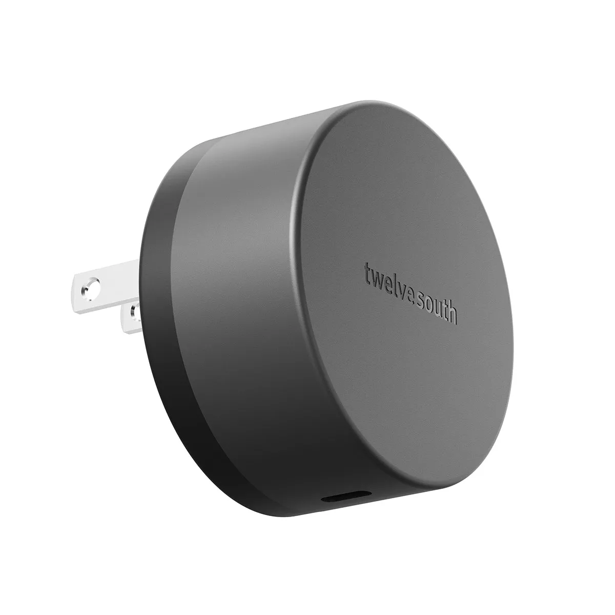 Sạc không dây Twelve South PowerBug gắn iPhone ở chế độ StandBy cắm trực tiếp vào ổ điện