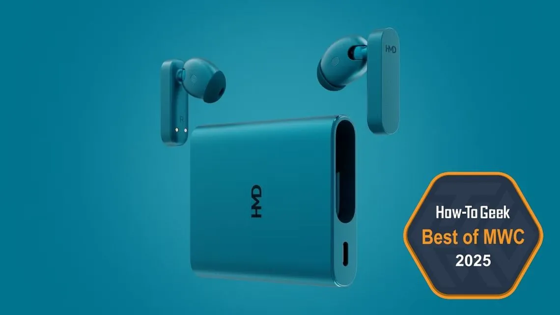Tai nghe HMD Amped Buds màu xanh dương trên nền đồng màu
