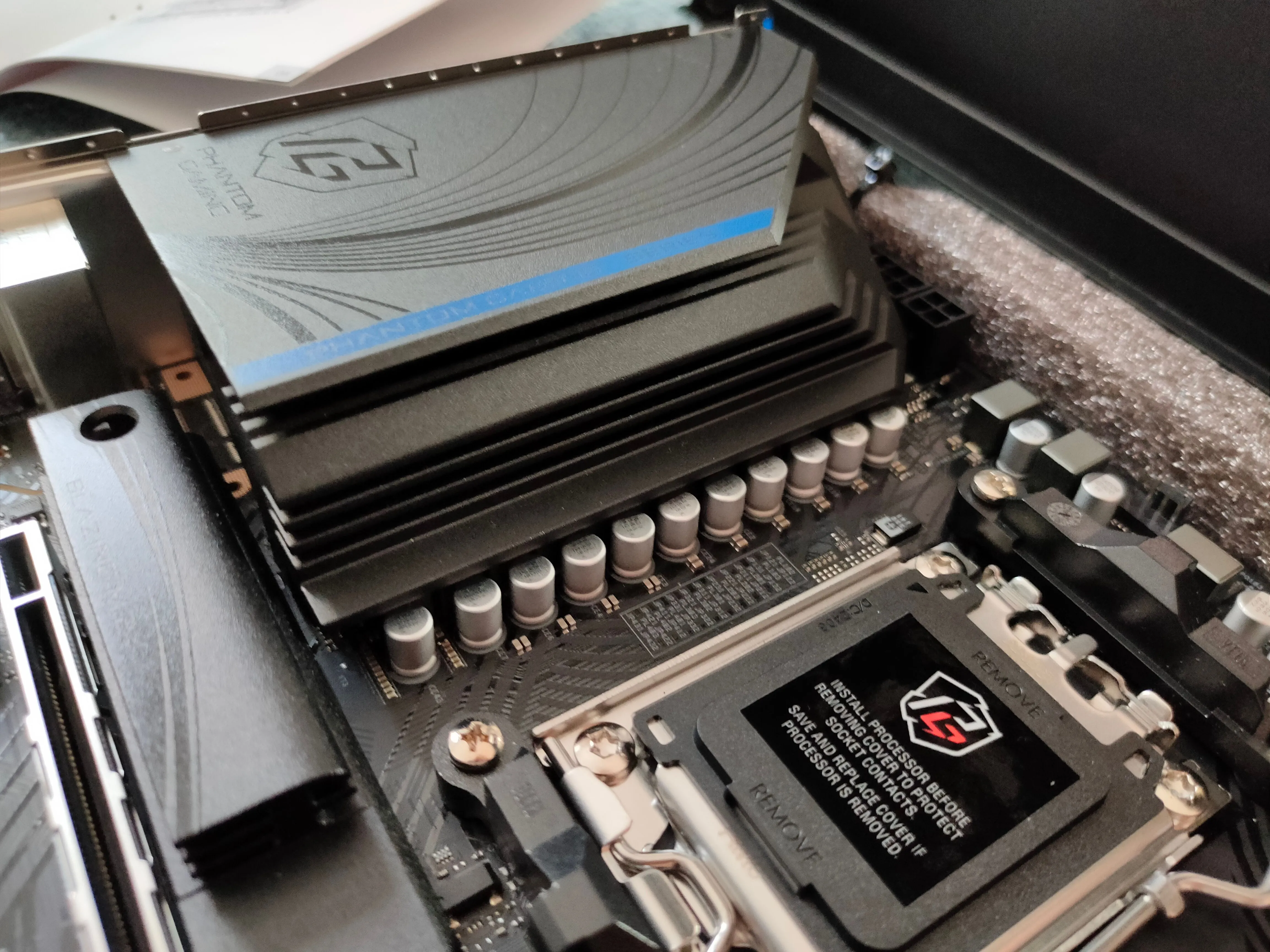 Tản nhiệt VRM trên bo mạch chủ ASRock B650M PG Riptide, yếu tố then chốt cho sự ổn định hệ thống