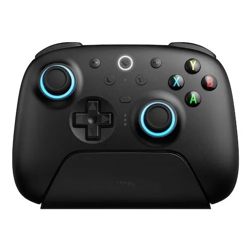Tay cầm chơi game không dây 8BitDo Ultimate 2.4G với thiết kế công thái học và D-pad nhạy.