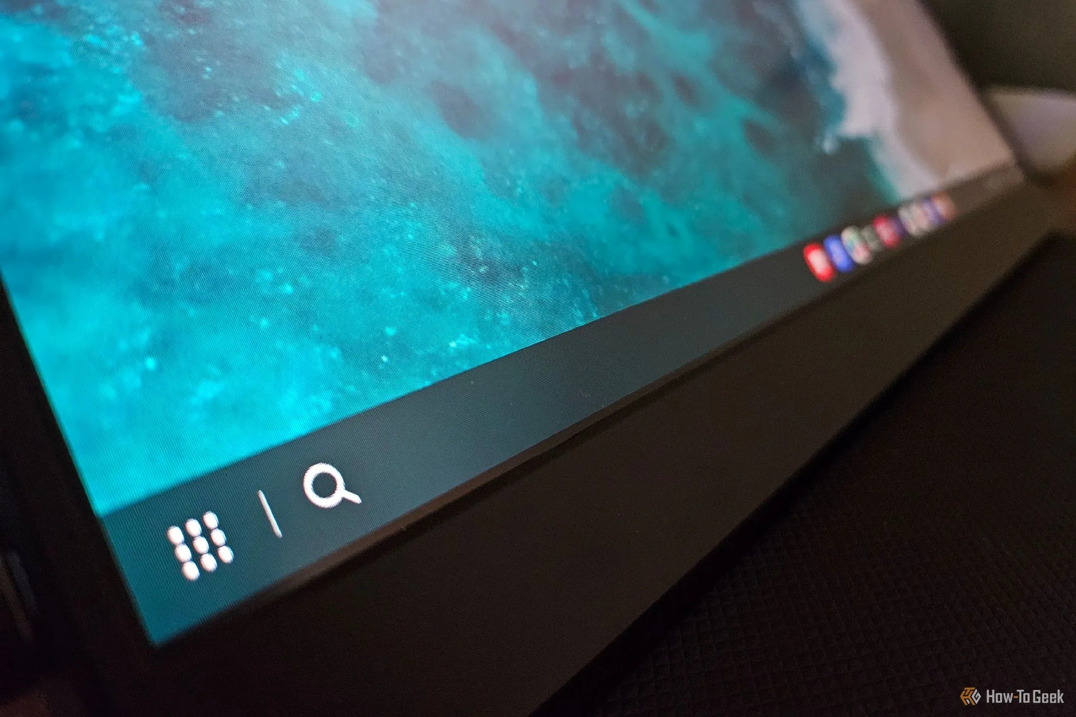 Thanh tác vụ Samsung DeX hiển thị trên màn hình di động, minh họa giao diện làm việc tối giản.