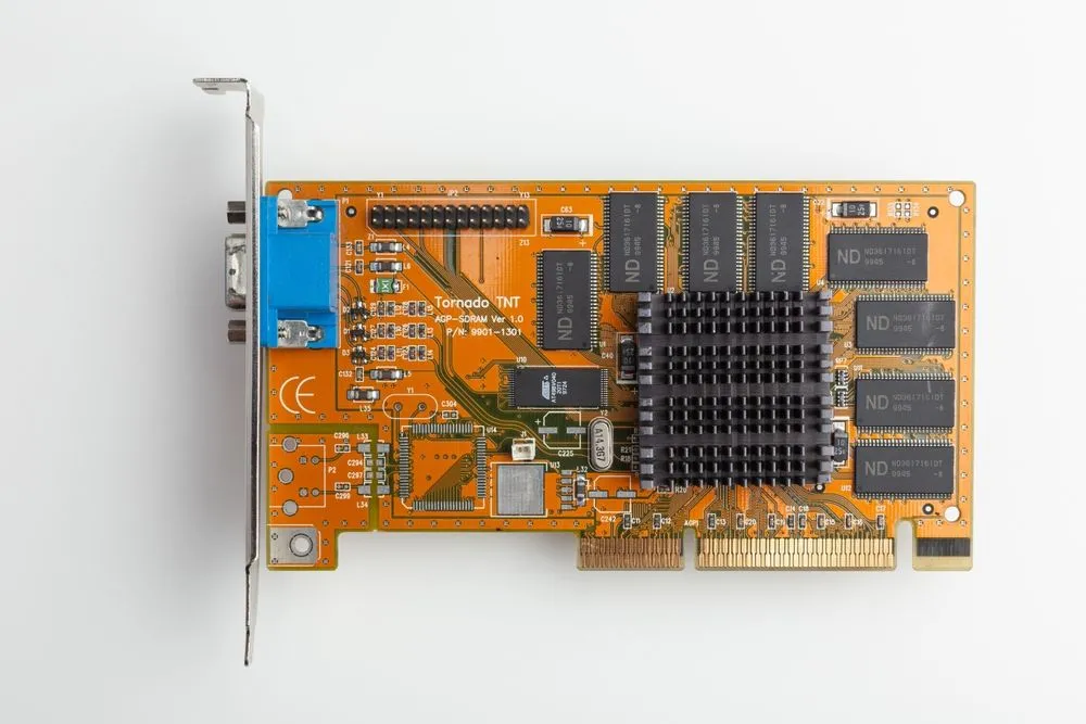 Thẻ đồ họa NVIDIA Riva TNT AGP đời đầu, tiền thân của các GPU mạnh mẽ cho AI hiện nay.