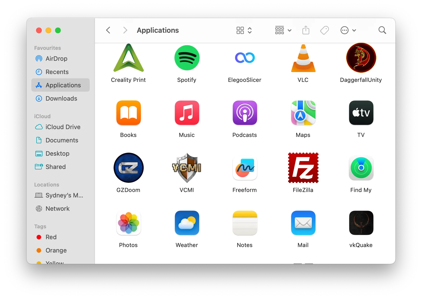 Thư mục Ứng dụng (Applications) trên macOS hiển thị danh sách các ứng dụng đã cài đặt.