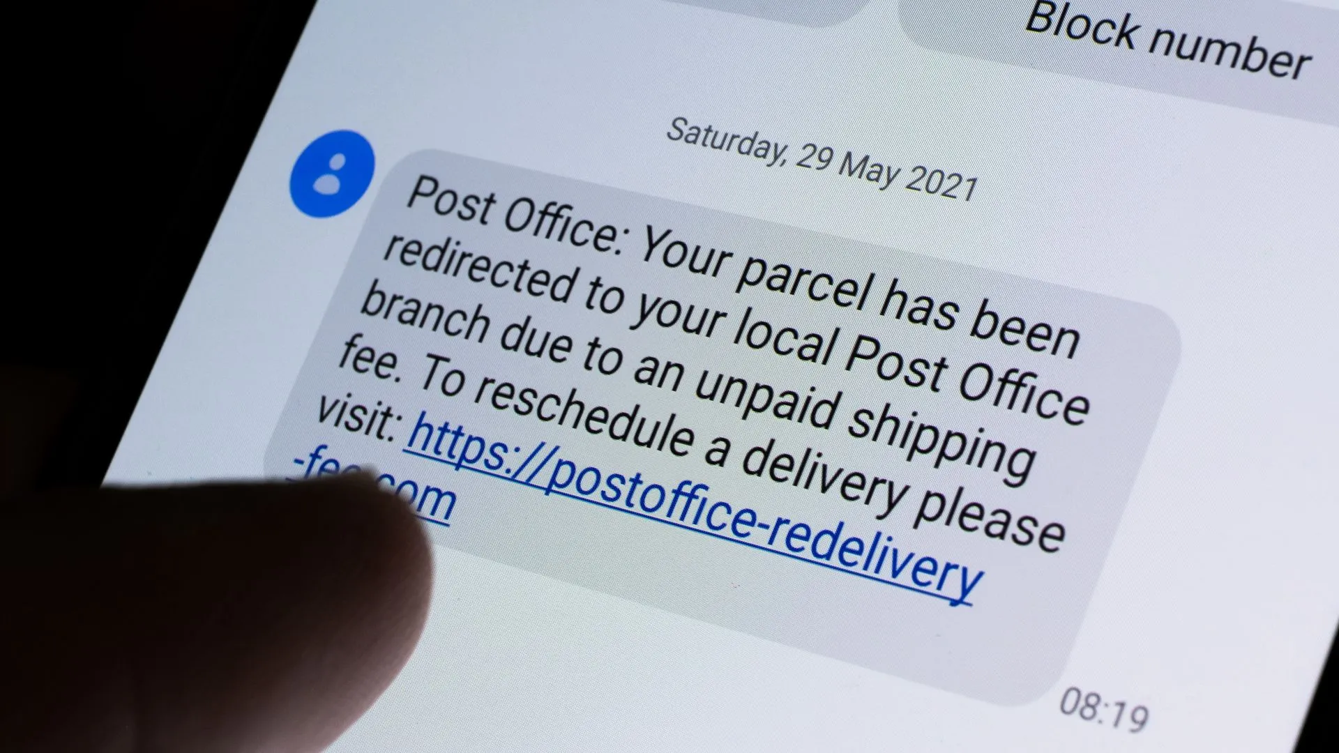 Tin nhắn SMS lừa đảo giao hàng giả mạo trên điện thoại di động
