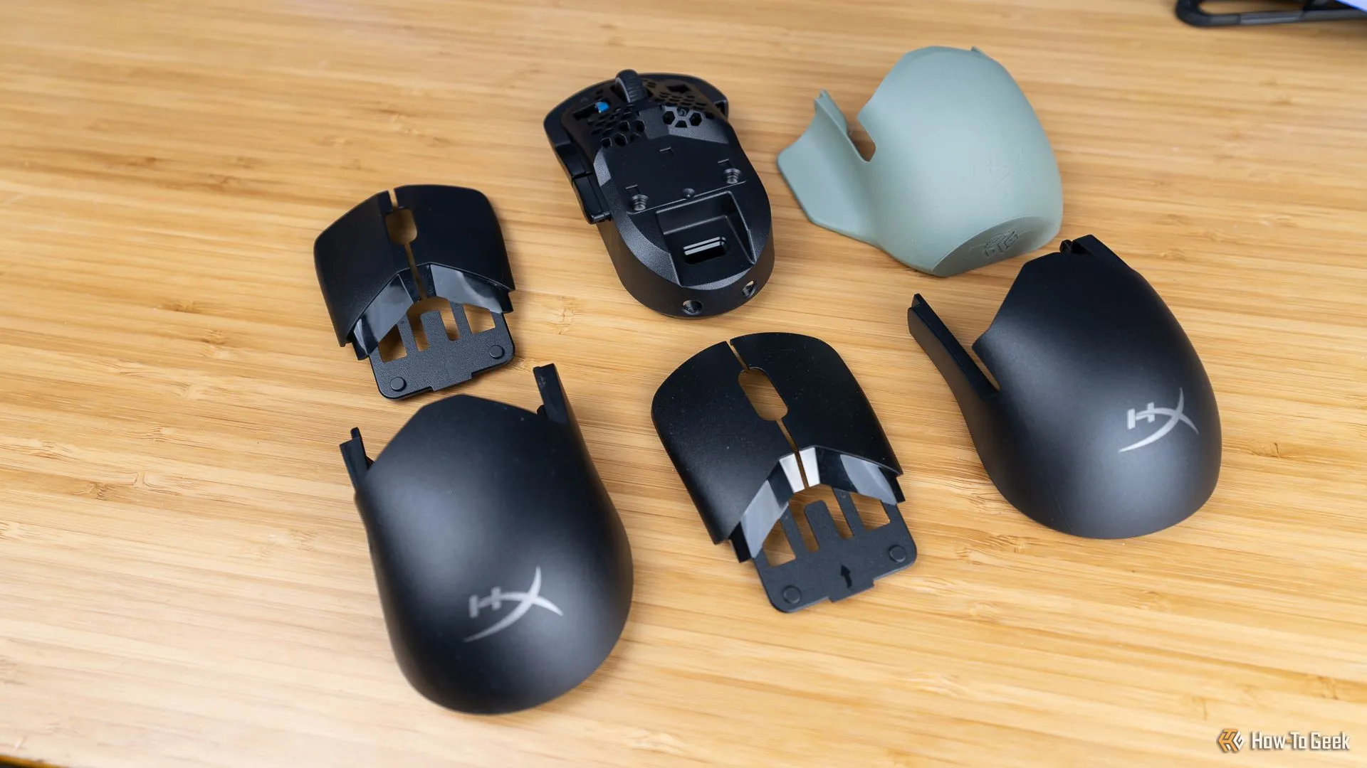 Tổng quan các thành phần của HyperX Pulsefire Saga Pro bao gồm vỏ chuột và nút tùy biến