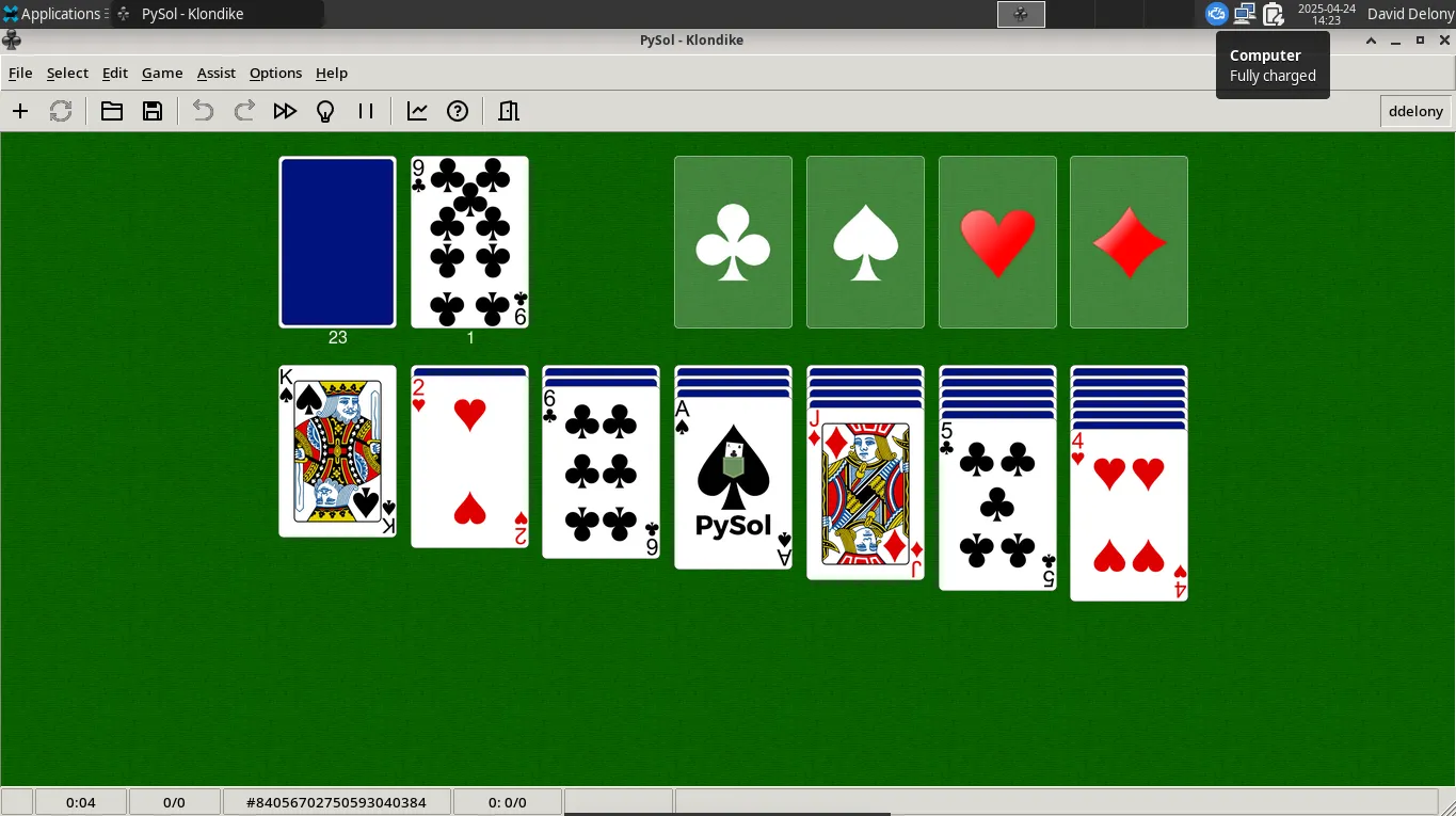 Trò chơi PySolFC solitaire đang chạy trên hệ điều hành Ultramarine Linux, được cài đặt qua Flatpak.