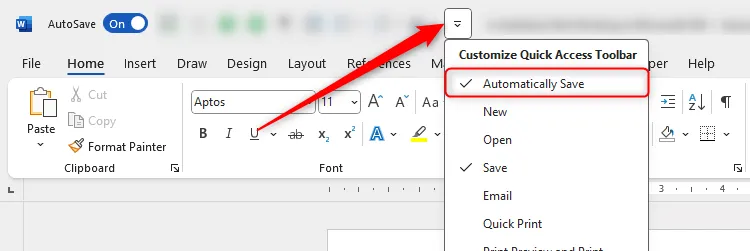 Tùy chọn 'Automatically Save' được chọn trong menu thả xuống tùy chỉnh thanh công cụ truy cập nhanh (QAT) của Microsoft Word