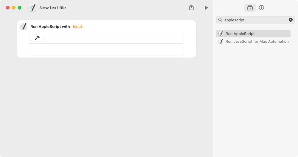 Giao diện ứng dụng Phím tắt trên macOS với hành động Chạy AppleScript đã được thêm vào, sẵn sàng để nhập mã.