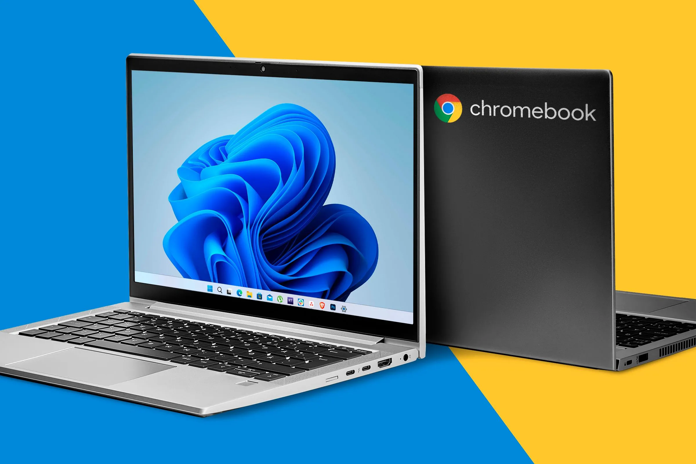 Một chiếc laptop Windows và một chiếc Chromebook đặt cạnh nhau